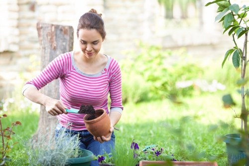 Gardeners Riddlesdown completing safe, professional outdoor maintenance